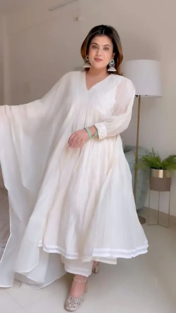 Americanchoice White Embroidered Chanderi Kurta With Lining Inside Along With Pant & Chanderi Dupatta Set - Image 4