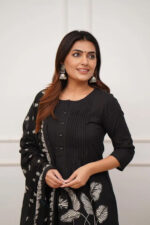 Americanchoice Black Printed Cotton Kurta & Pant Set With Malmal Dupatta - Image 4