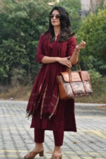 Americanchoice Maroon Cotton Kurta and Pant Set with Kota Doriya Dupatta - Image 4