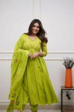 Pure Cotton Kurta and Pants with Dupatta - Image 2