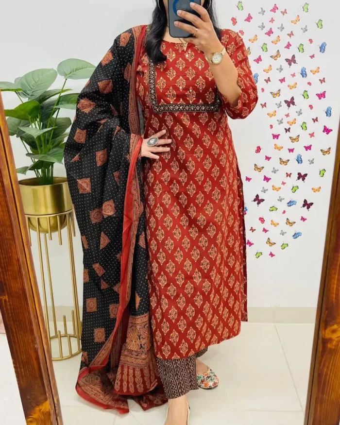 Cotton Printed Kurta With Pant & Dupatta Set - Image 6