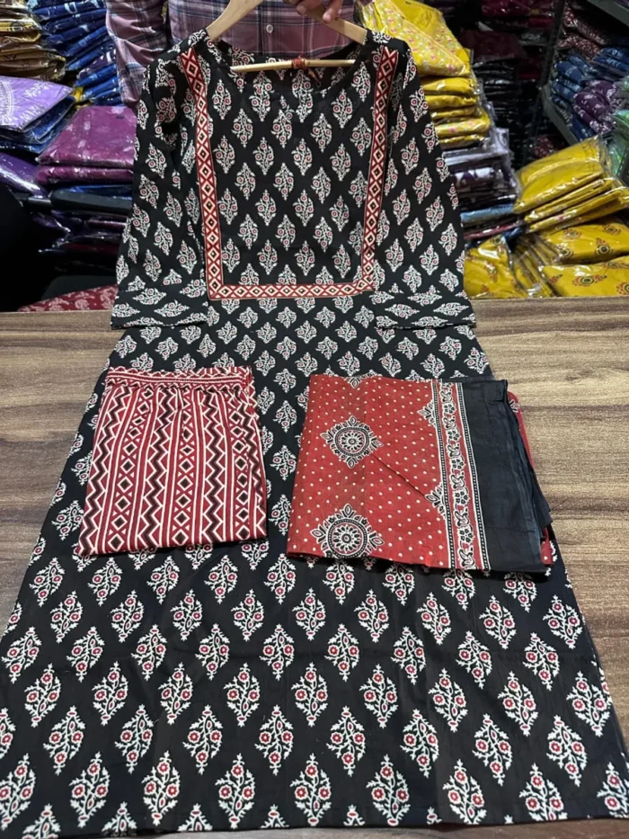 Cotton Printed Kurta With Pant & Dupatta Set - Image 5