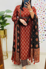 Cotton Printed Kurta With Pant & Dupatta Set - Image 4