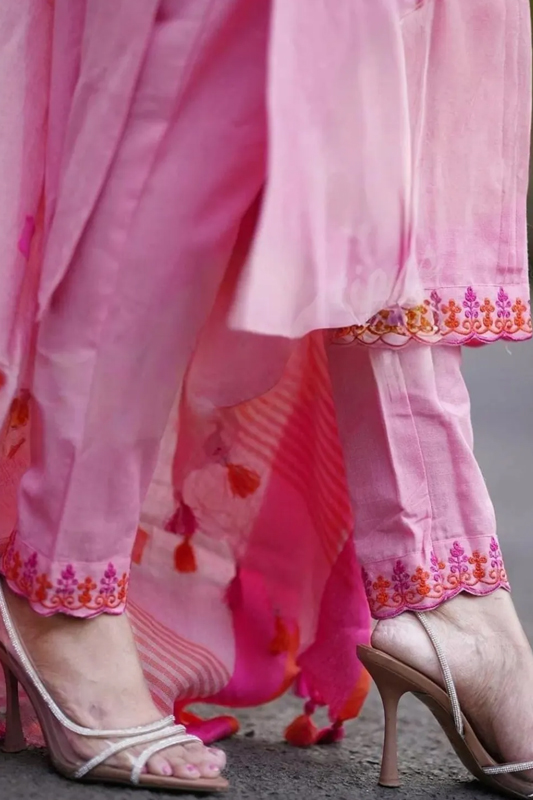 Americanchoice Handloom Cotton Embroidered Kurta With Pant & Weaved Linen Dupatta Set - Image 3