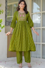 Women Ethnic Motifs Embroidered Regular Thread Work Kurta & Trousers & Dupatta - Image 6