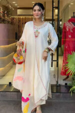 Heavy Embroidered Fancy Kurta Set With Dupatta - Image 2